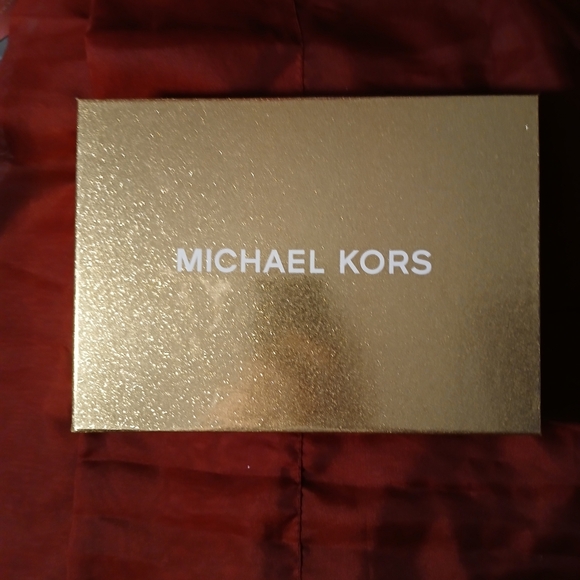 Michael kors adjustable belt bag - Picture 3 of 4